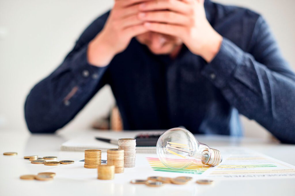 Impostos na conta de luz: Como entender e reduzir os custos